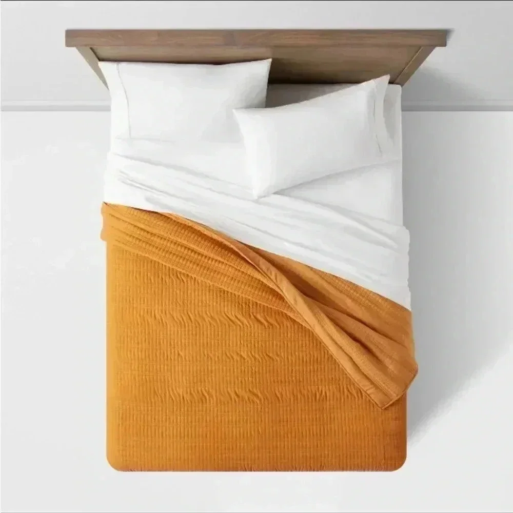 NWT Full/Queen Lofty Velvet Quilt Dark Gold - Threshold